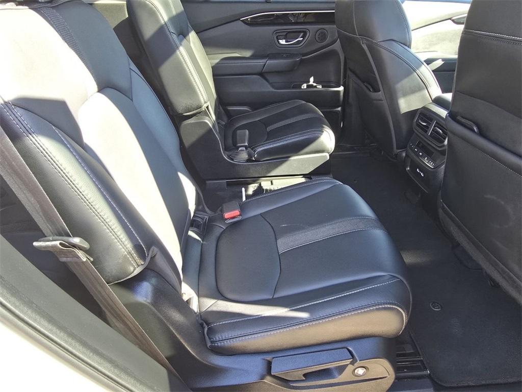 used 2023 Honda Pilot car, priced at $35,980