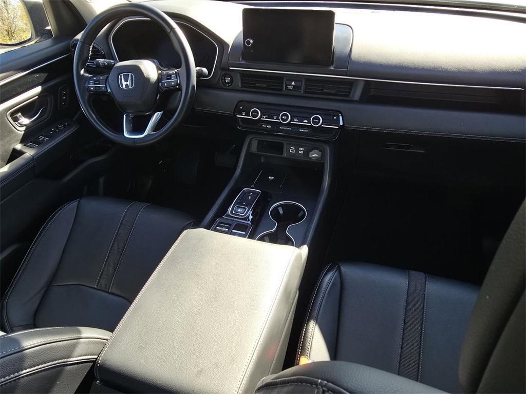 used 2023 Honda Pilot car, priced at $35,980