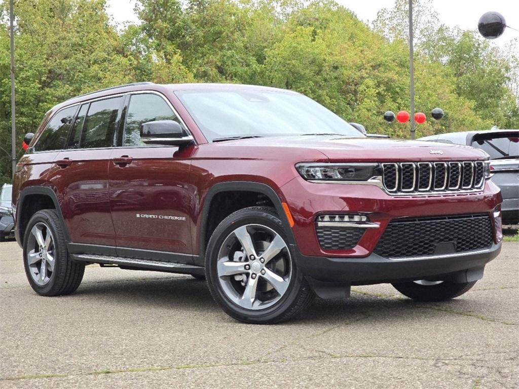 new 2025 Jeep Grand Cherokee car, priced at $49,390