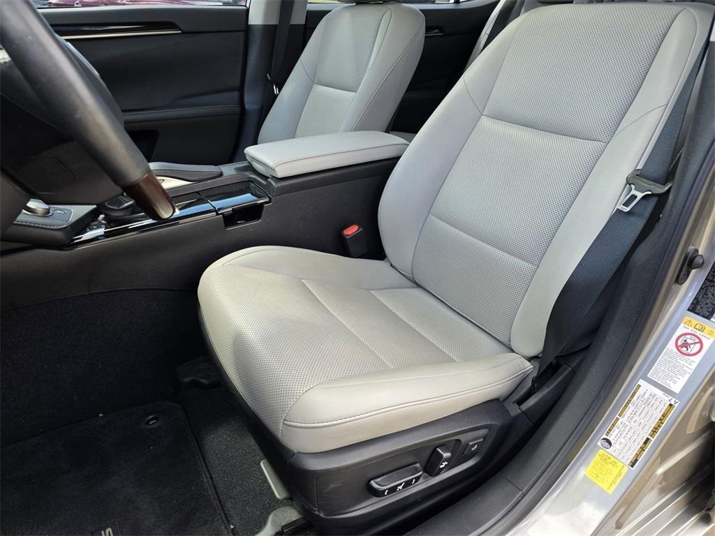 used 2018 Lexus ES 350 car, priced at $18,967