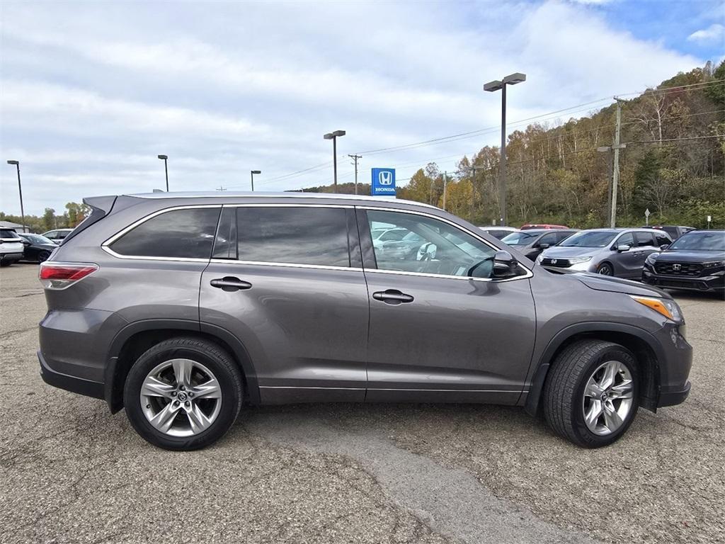 used 2016 Toyota Highlander car, priced at $17,980