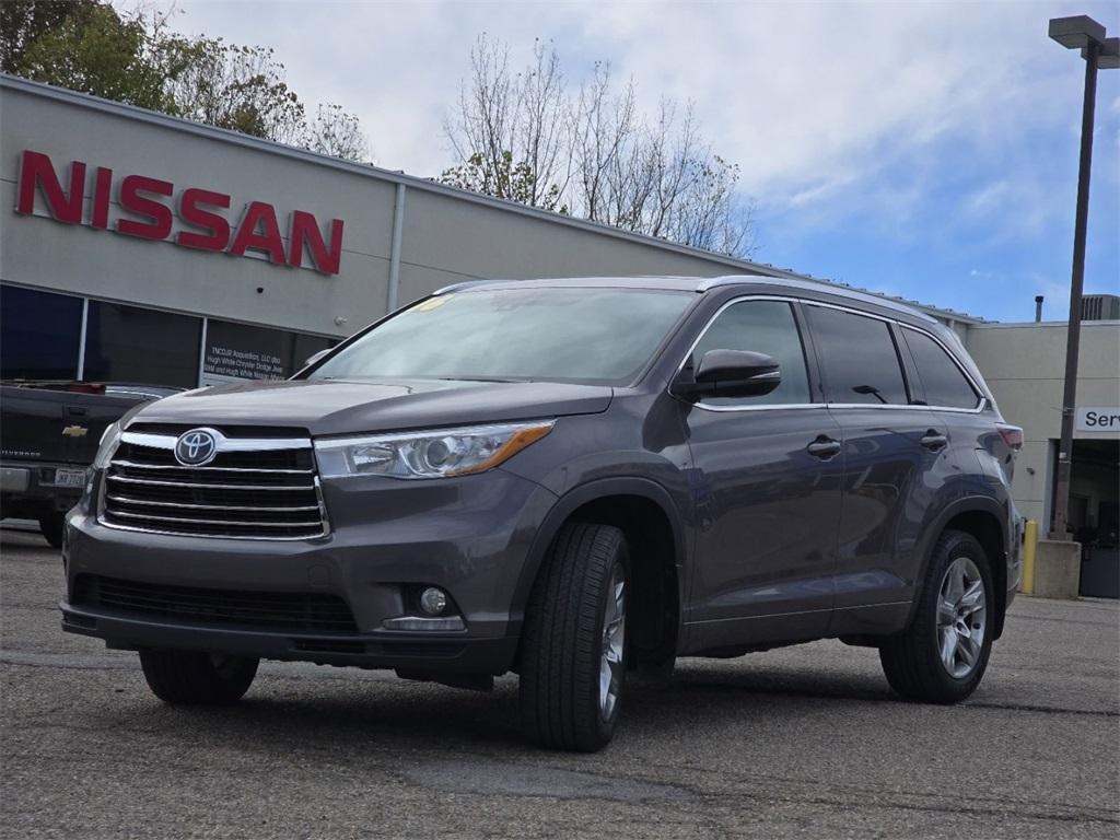 used 2016 Toyota Highlander car, priced at $17,980