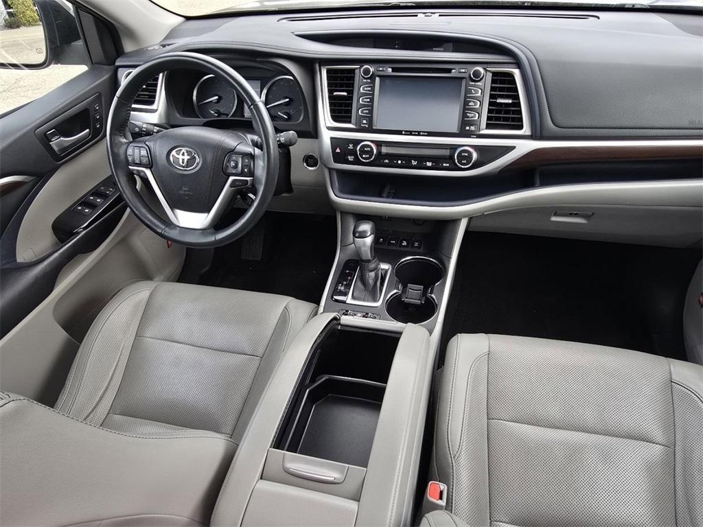 used 2016 Toyota Highlander car, priced at $17,980
