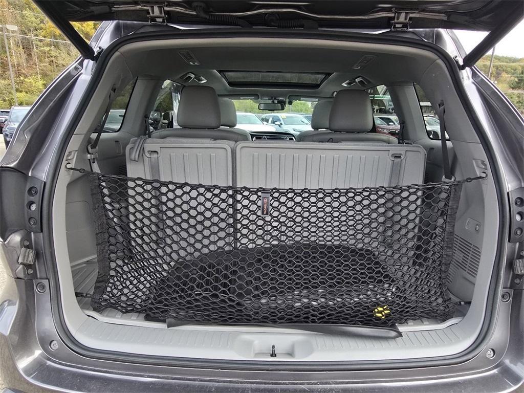 used 2016 Toyota Highlander car, priced at $17,980