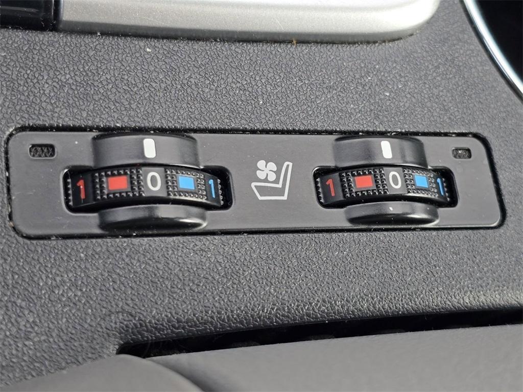 used 2016 Toyota Highlander car, priced at $17,980