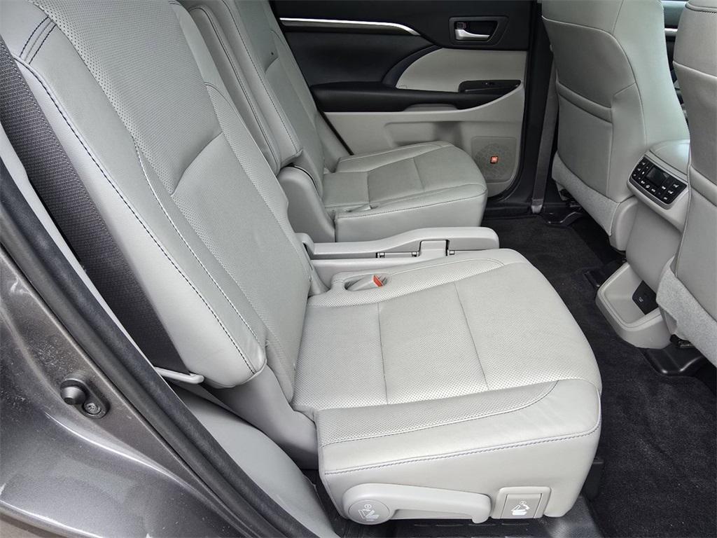 used 2016 Toyota Highlander car, priced at $17,980