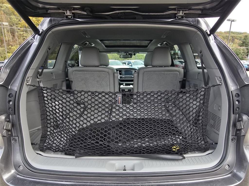 used 2016 Toyota Highlander car, priced at $17,980