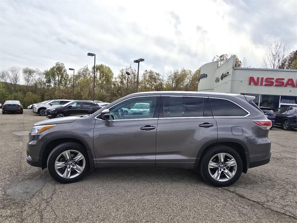 used 2016 Toyota Highlander car, priced at $17,980