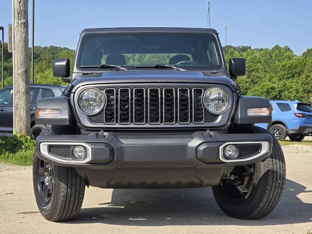 new 2025 Jeep Gladiator car, priced at $38,375