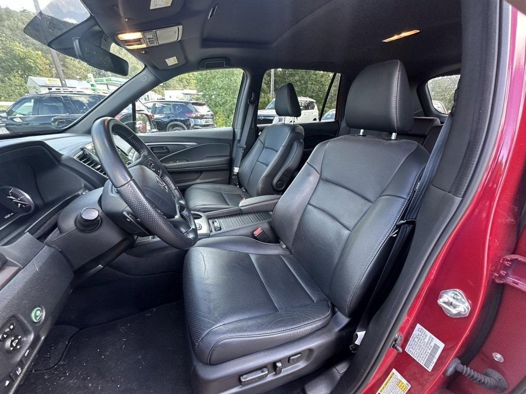 used 2023 Honda Passport car, priced at $31,980