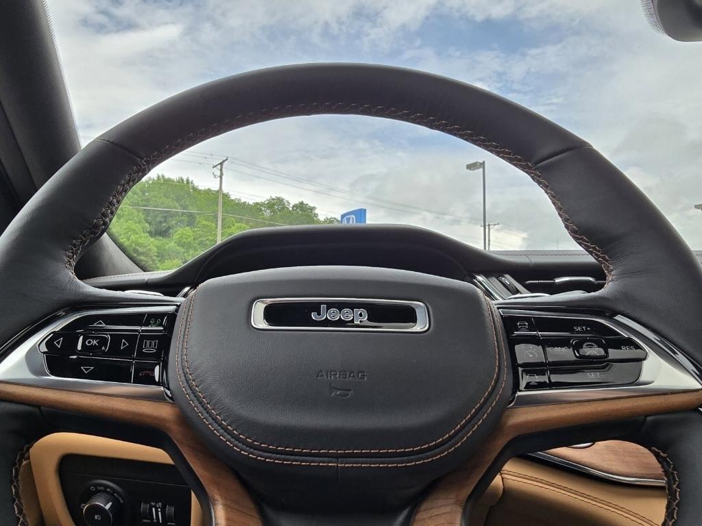new 2025 Jeep Grand Cherokee L car, priced at $69,420