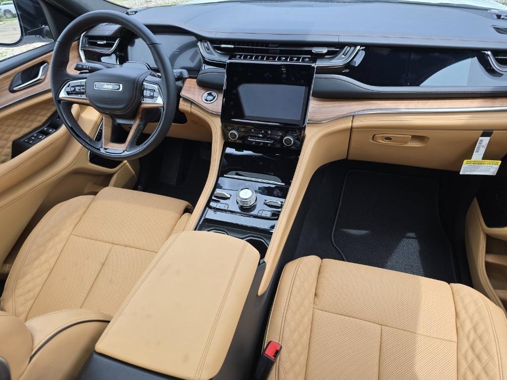 new 2025 Jeep Grand Cherokee L car, priced at $69,420