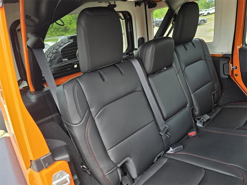 new 2025 Jeep Wrangler car