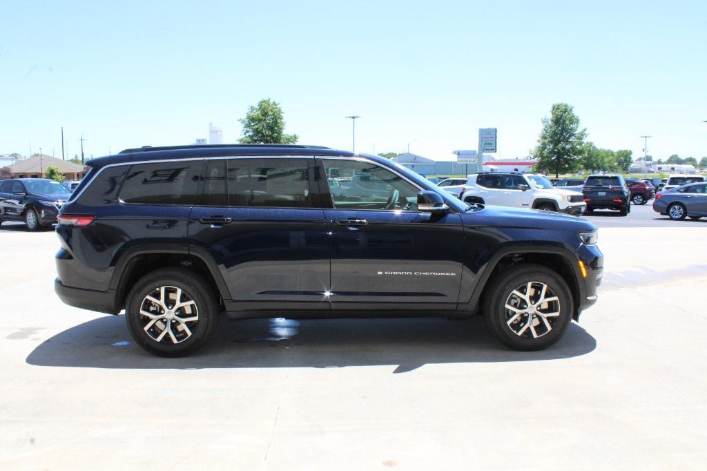 new 2024 Jeep Grand Cherokee L car