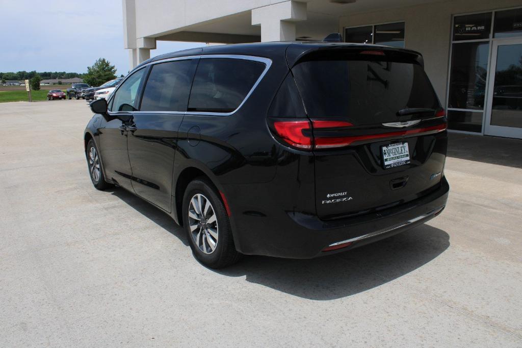 used 2022 Chrysler Pacifica Hybrid car, priced at $28,250