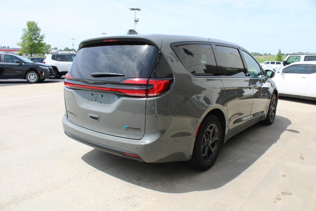 used 2022 Chrysler Pacifica Hybrid car, priced at $28,888