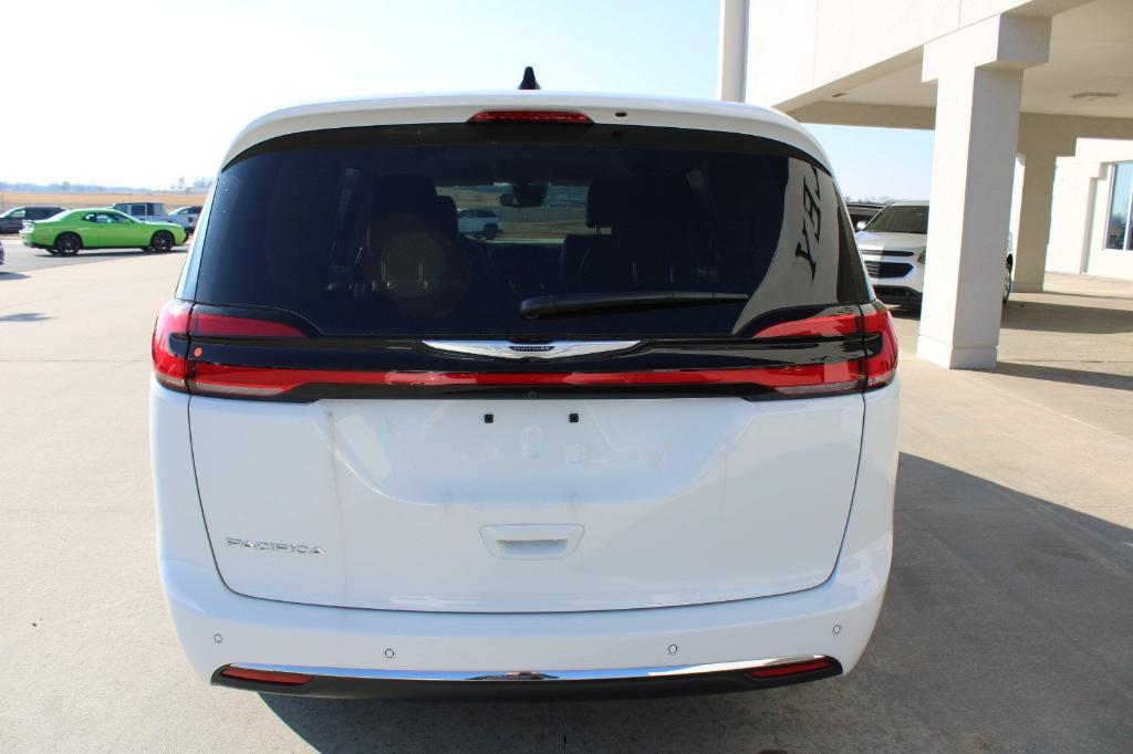 new 2024 Chrysler Pacifica car, priced at $41,808