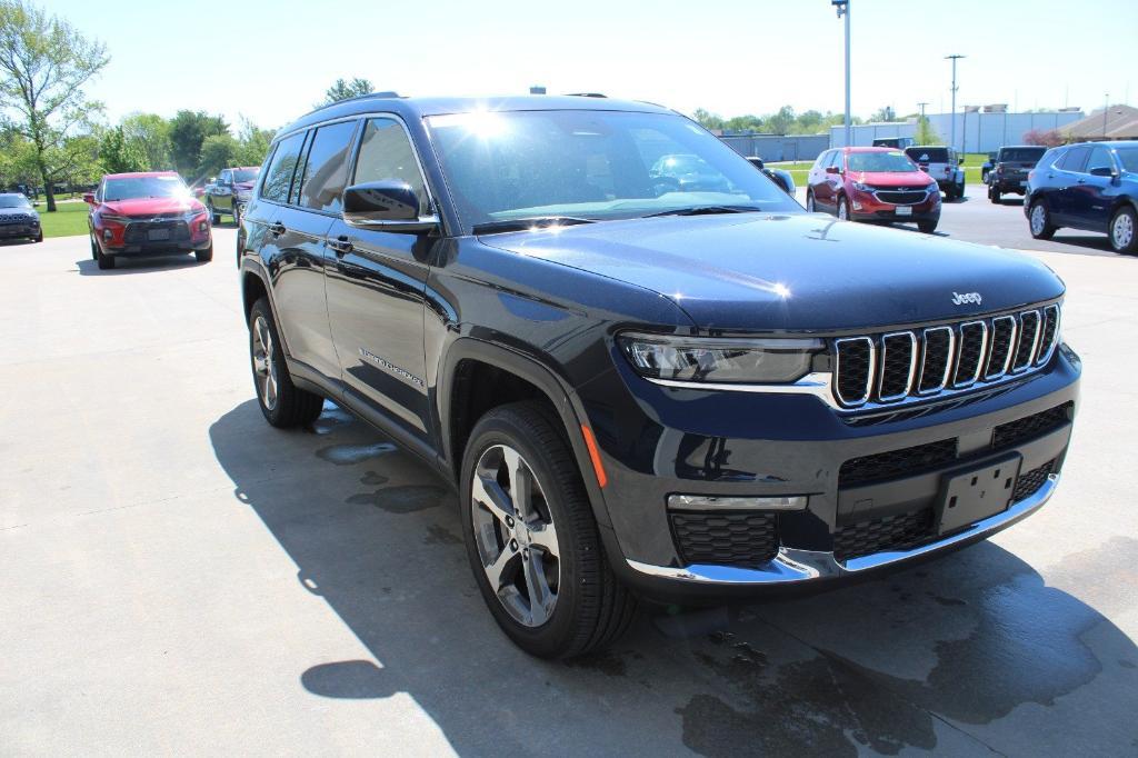 new 2024 Jeep Grand Cherokee L car, priced at $56,098