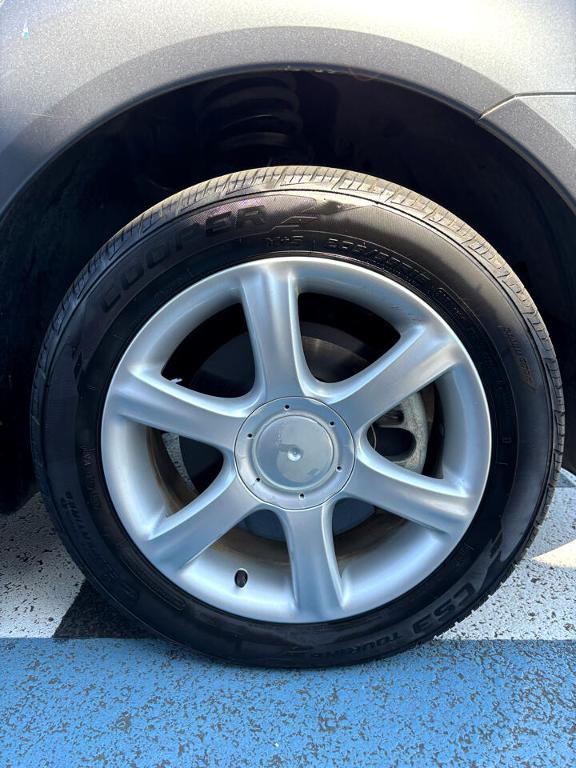 used 2005 Volkswagen New Beetle car