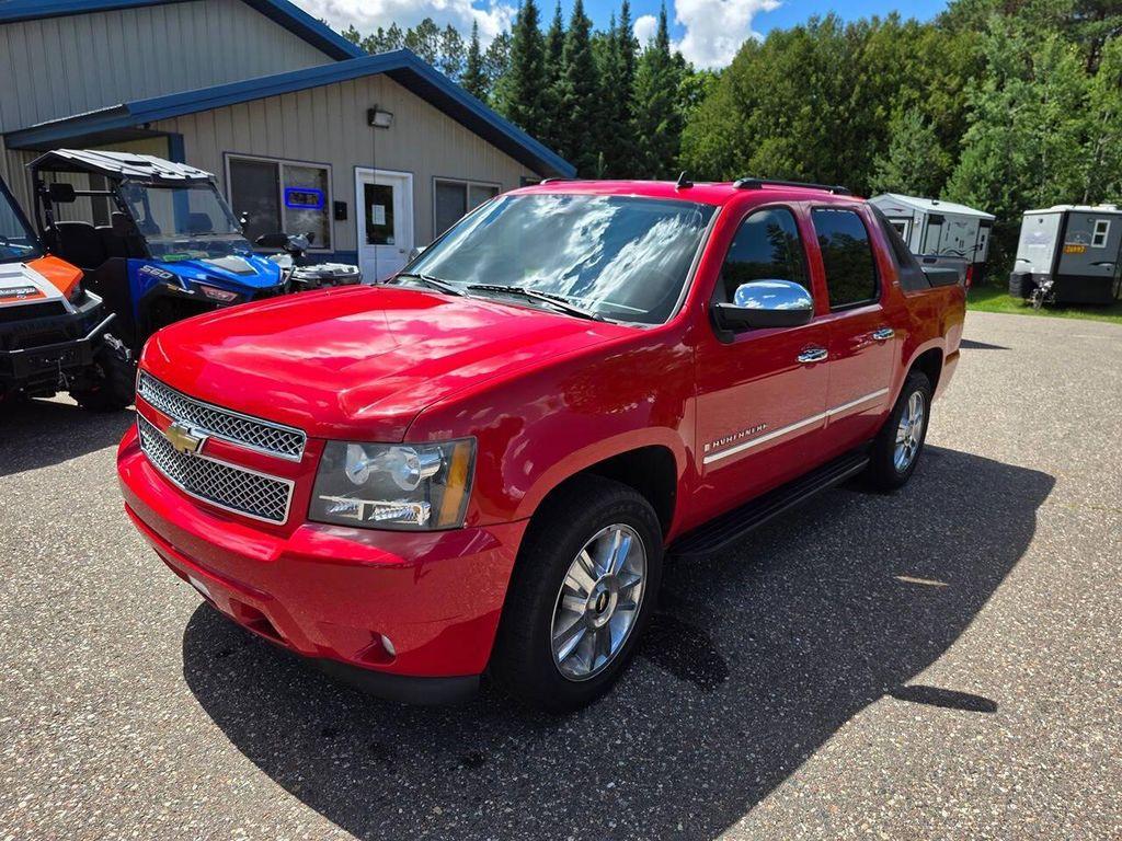 used 2009 Chevrolet Avalanche car, priced at $16,490