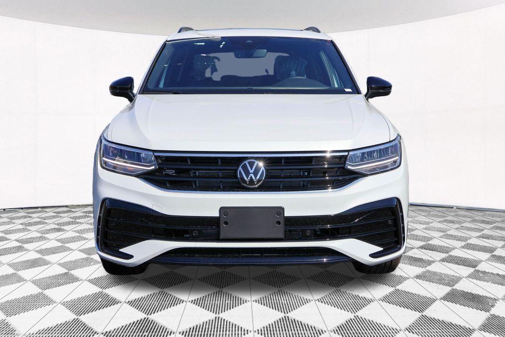 new 2024 Volkswagen Tiguan car, priced at $33,373