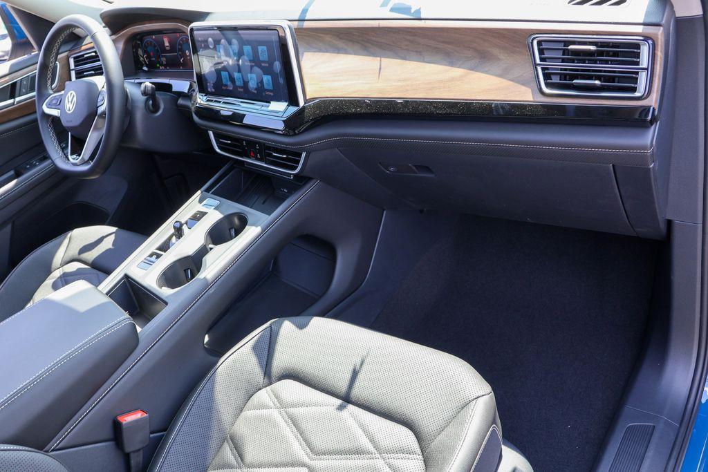 new 2025 Volkswagen Atlas car, priced at $38,506