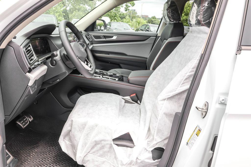 new 2025 Volkswagen Atlas car, priced at $43,647