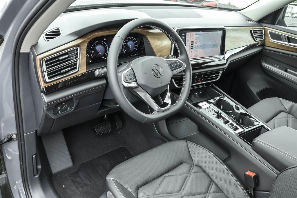 new 2025 Volkswagen Atlas car, priced at $41,676