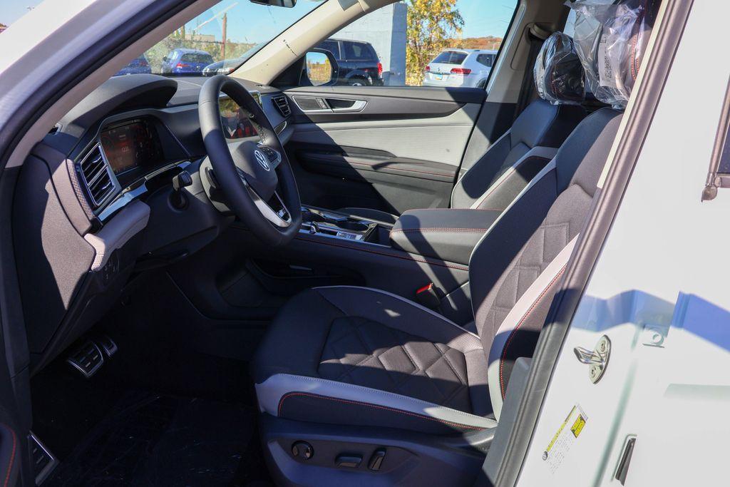 new 2024 Volkswagen Atlas car, priced at $41,739