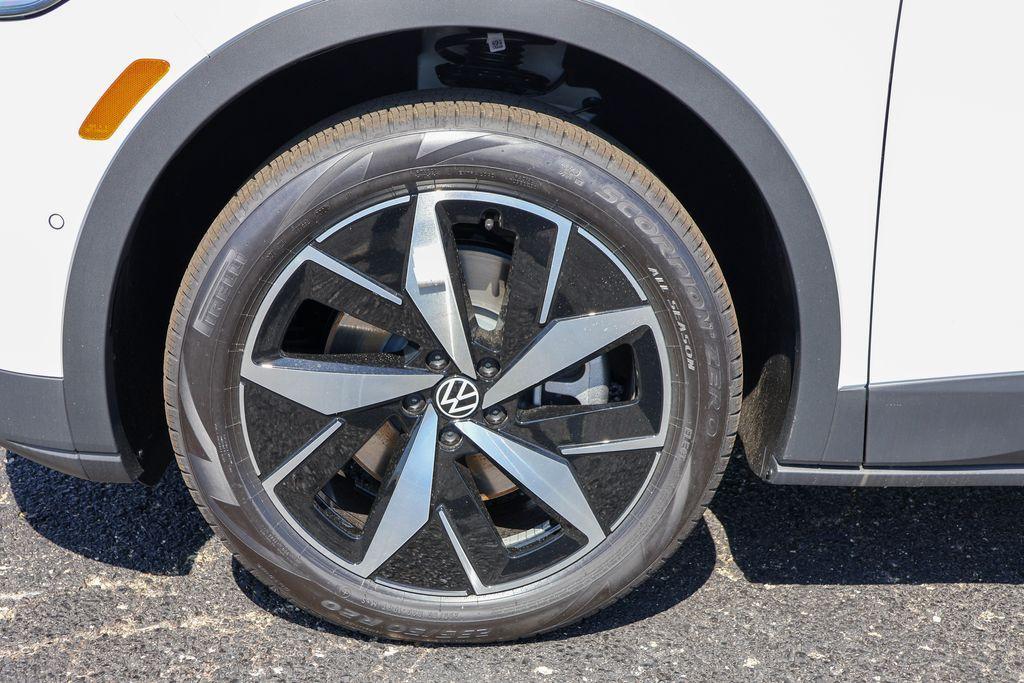 new 2025 Volkswagen ID.4 car, priced at $49,868