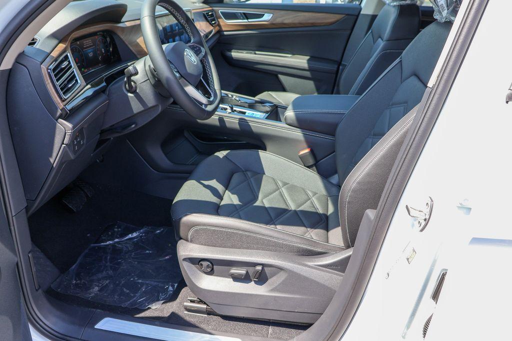 new 2025 Volkswagen Atlas car, priced at $42,931