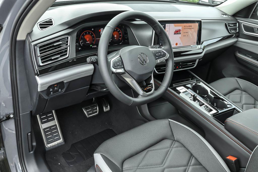 new 2025 Volkswagen Atlas car, priced at $44,189