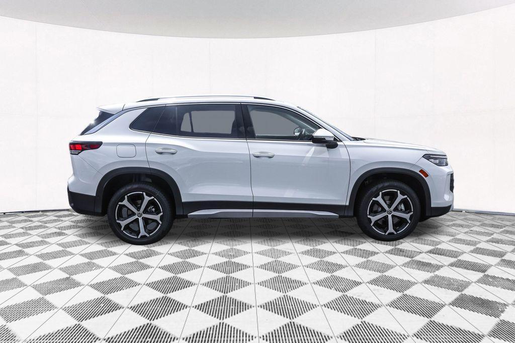 new 2025 Volkswagen Tiguan car, priced at $33,927