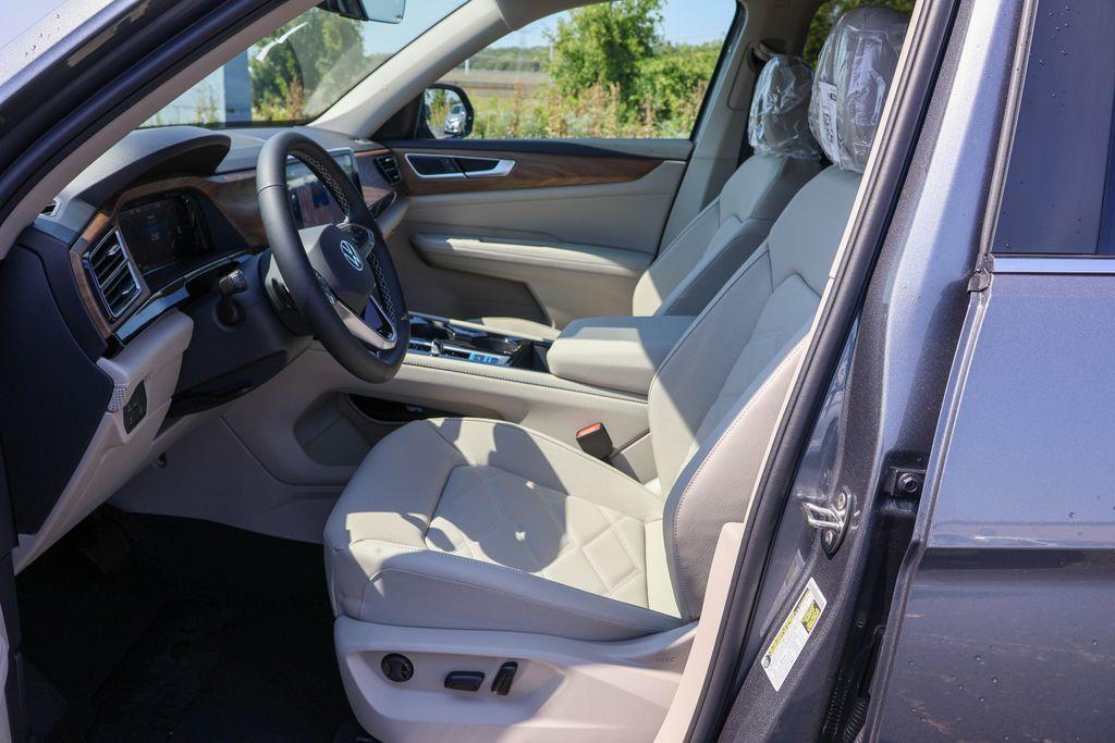 new 2024 Volkswagen Atlas car, priced at $41,813