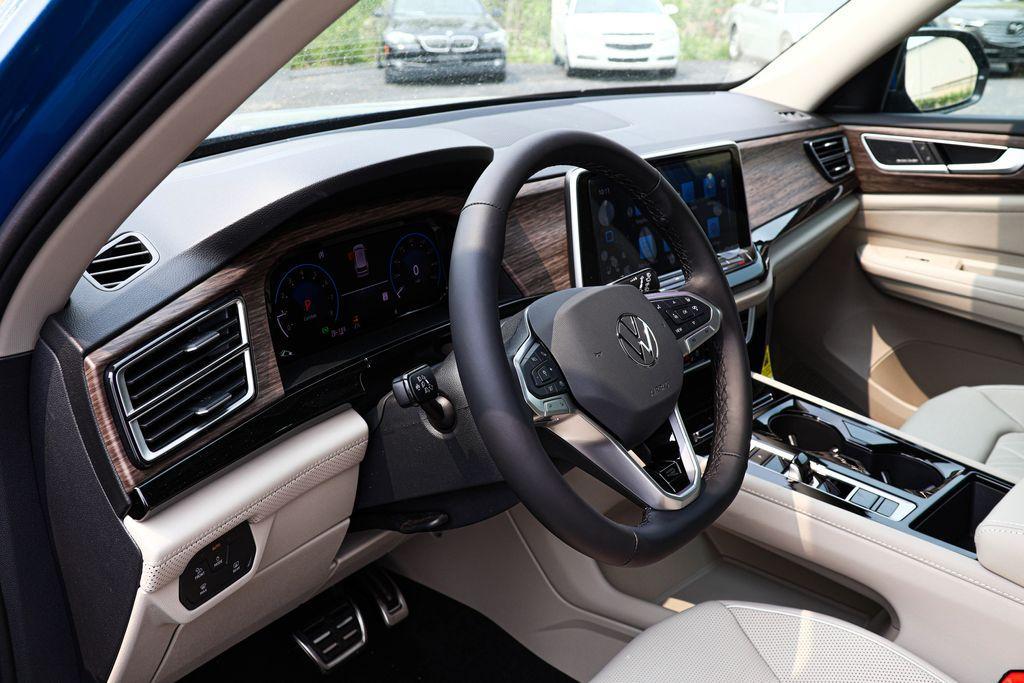 new 2025 Volkswagen Atlas car, priced at $53,729