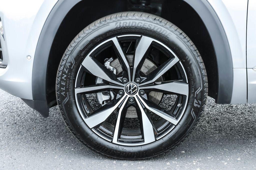 new 2025 Volkswagen Atlas car, priced at $50,411