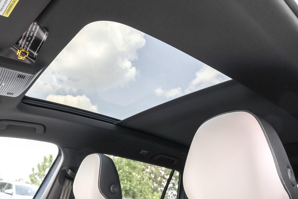 new 2025 Volkswagen Tiguan car, priced at $41,611