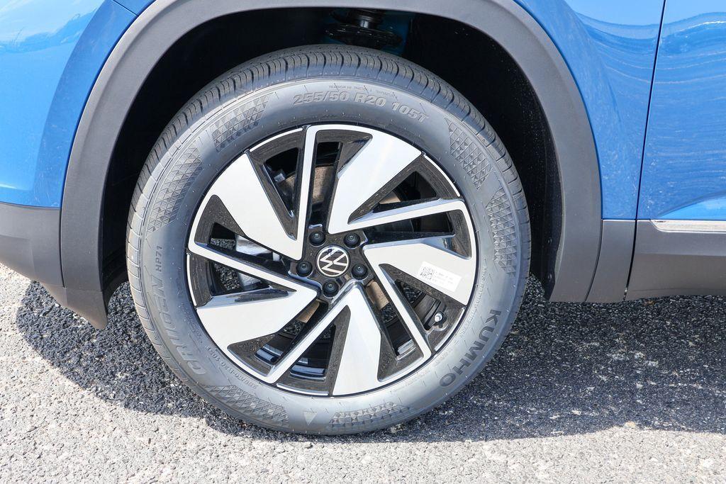 new 2025 Volkswagen Atlas car, priced at $47,345