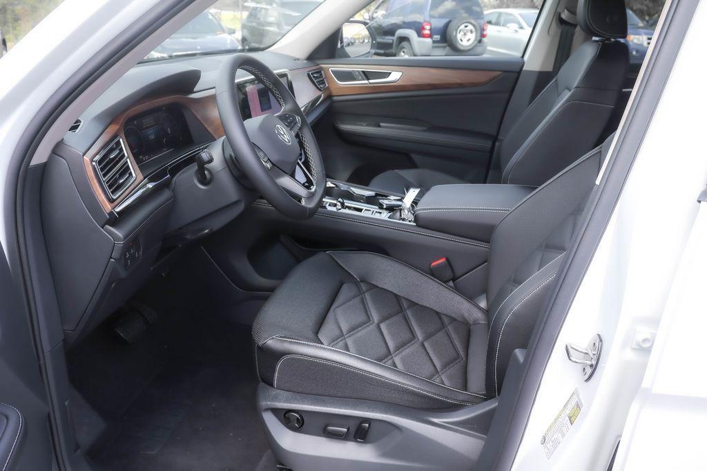 new 2025 Volkswagen Atlas car, priced at $41,029