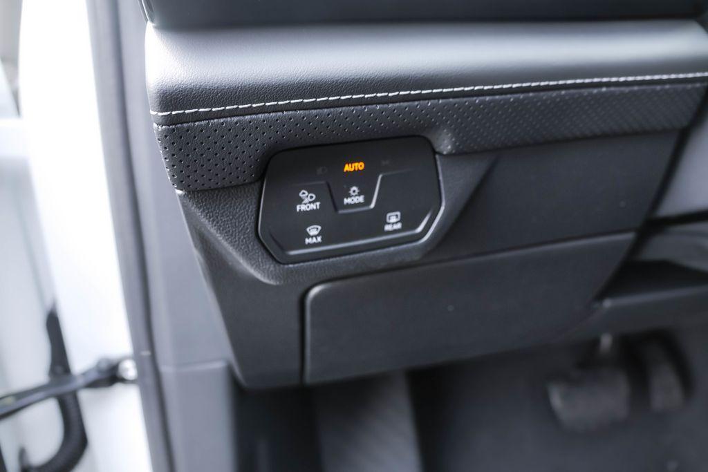 new 2025 Volkswagen Atlas car, priced at $41,029