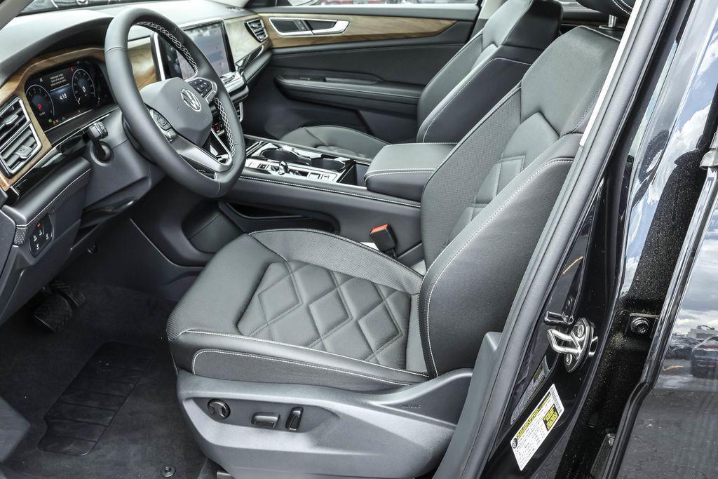 new 2025 Volkswagen Atlas car, priced at $43,116