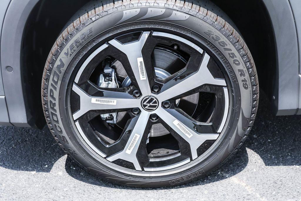 new 2025 Volkswagen Tiguan car, priced at $36,716
