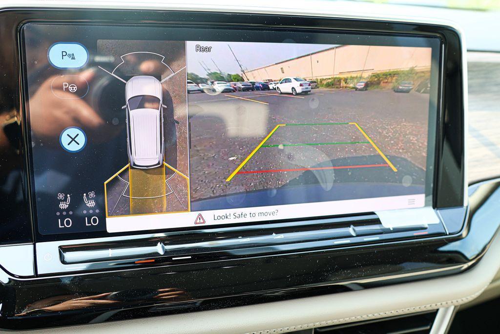 new 2025 Volkswagen Atlas car, priced at $53,023