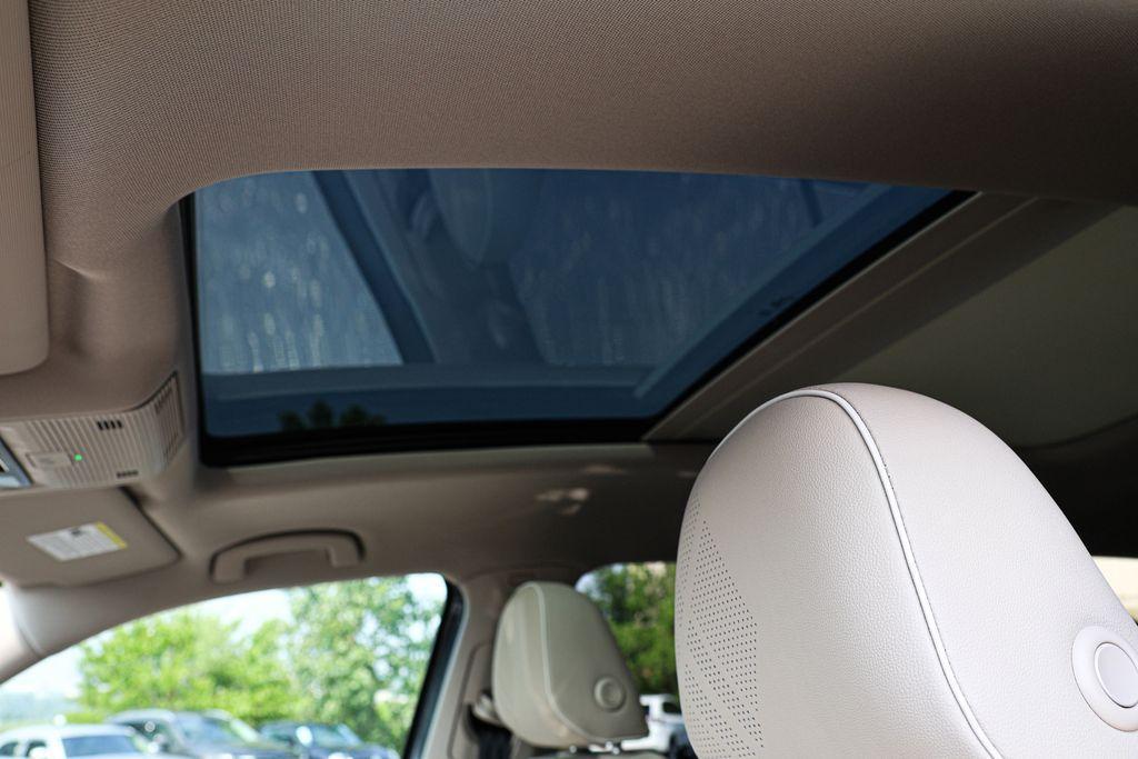 new 2025 Volkswagen Atlas car, priced at $53,023