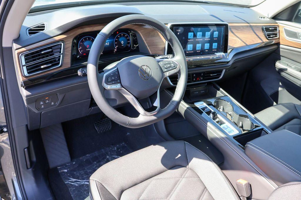new 2025 Volkswagen Atlas car, priced at $43,443