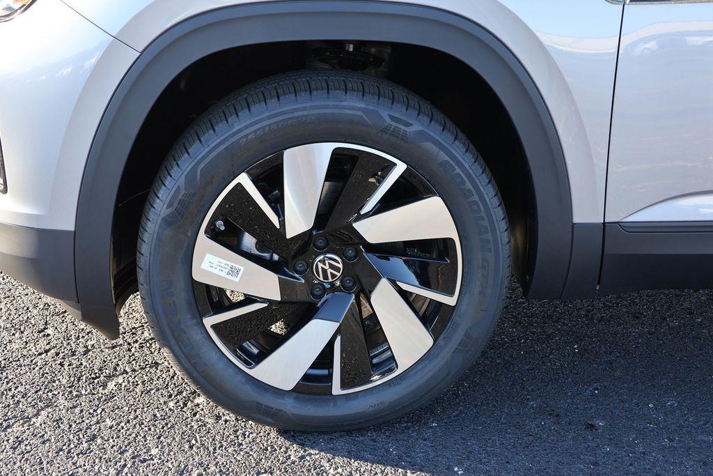 new 2025 Volkswagen Atlas Cross Sport car, priced at $43,091
