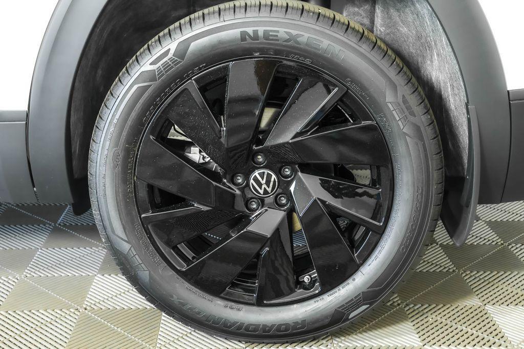 new 2026 Volkswagen Atlas car, priced at $47,178