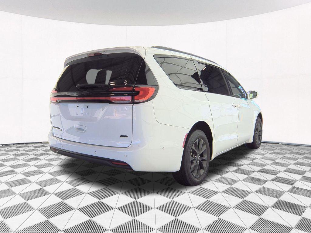 used 2021 Chrysler Pacifica car, priced at $27,889