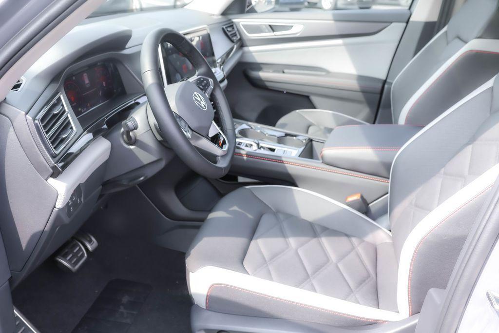 new 2025 Volkswagen Atlas car, priced at $46,689