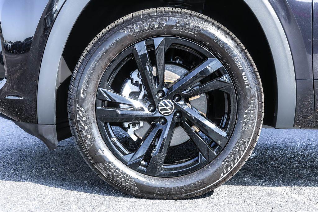 used 2025 Volkswagen Atlas Cross Sport car, priced at $43,182